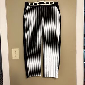 Chico’s Black White Stripe Skimmer Trouser Ultimate Fit Pants Size 0.5/Small/6